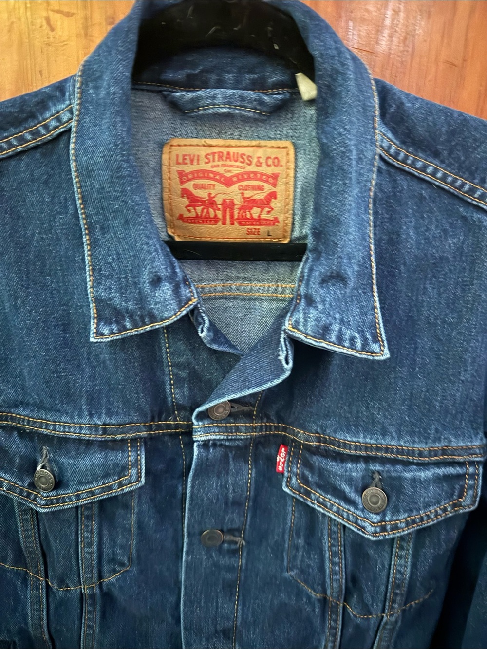 Levi's Men’s Blue Denim Trucker Jacket - Picture 2 of 13